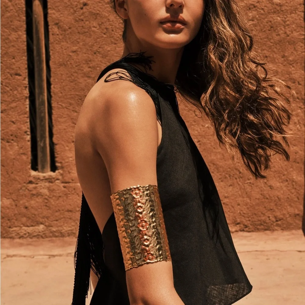 Zara Black LINEN FRINGE HALTER TOP
NWT Size Medium - Picture 5 of 8